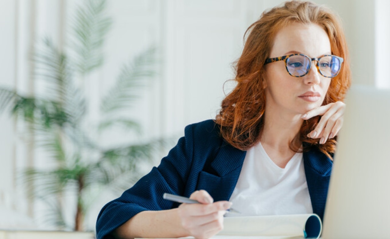 Consultant working on a laptop