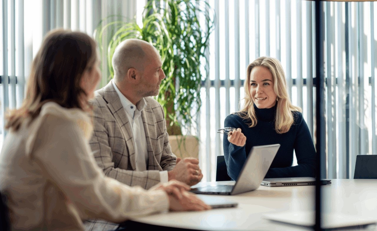 Consultants on group discussion Consultants on group discussion