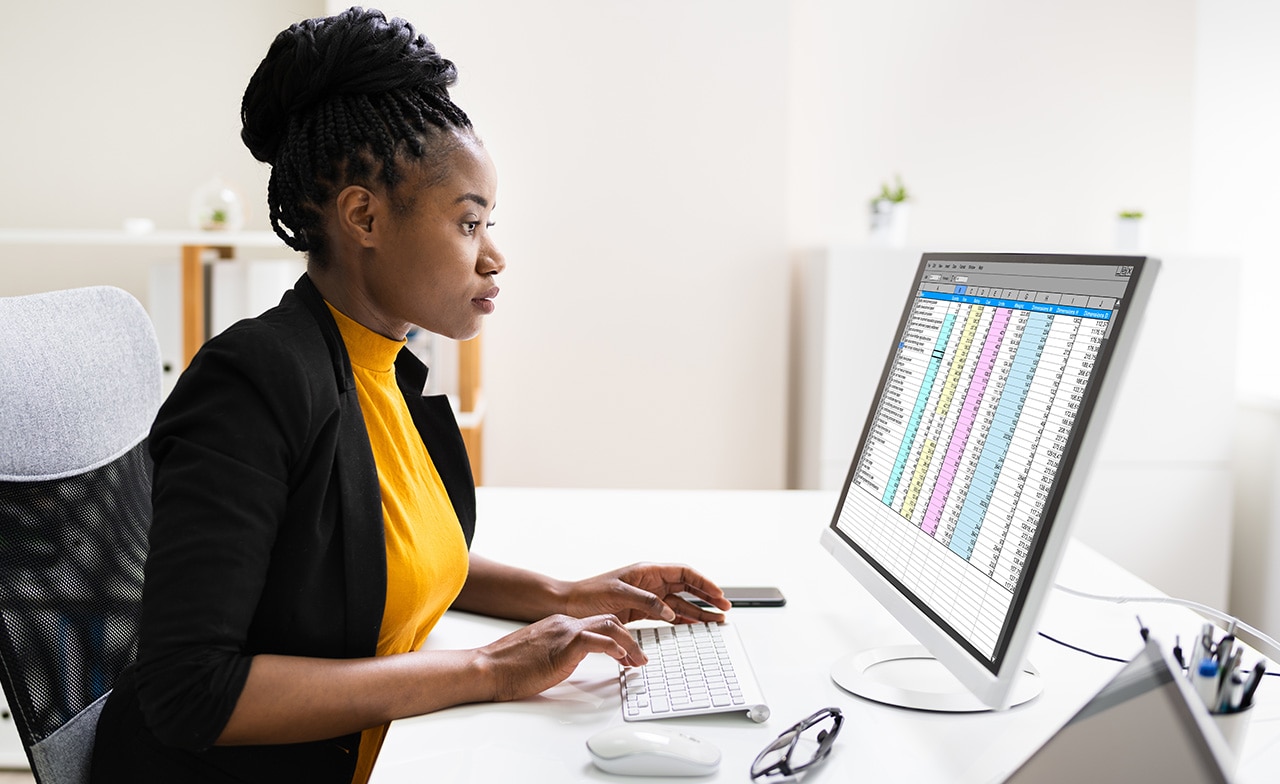 data advisory consultant looking at charts